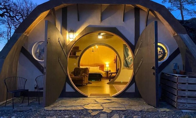 Bella Vista Casa | Luxurious Hobbit Hole and Second Breakfast!
