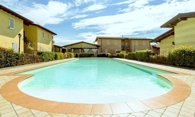 Crociale Casa | Luxurious Holiday Home in Lombardy with Swimming Pool