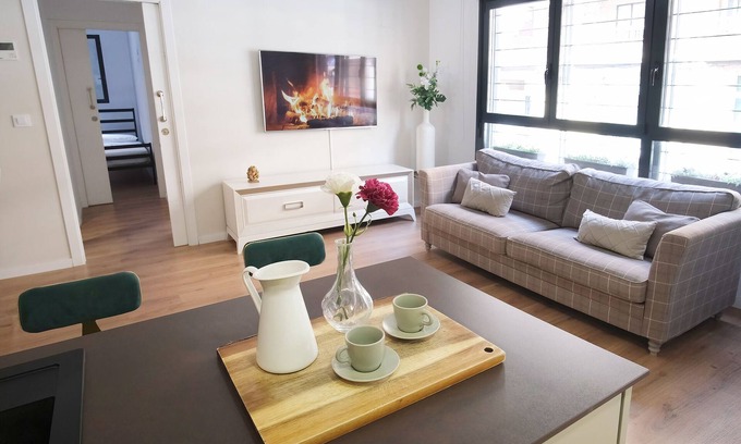 Nou Moles Apartamento | Lujoso Hogar cerca del Casco Antiguo de la Ciudad.