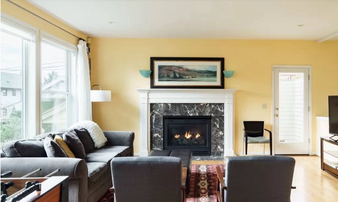 West Queen Anne Casa | Luxurious home with great views in historic Queen Anne near Space needle
