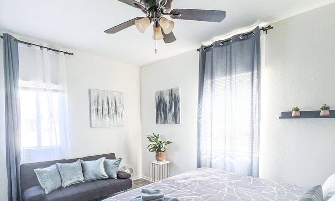 Willmore Casa | Luxurious Home ★ with AC - Downtown LB & beach!