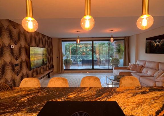Benahavis Apartamento | Luxurious in nature