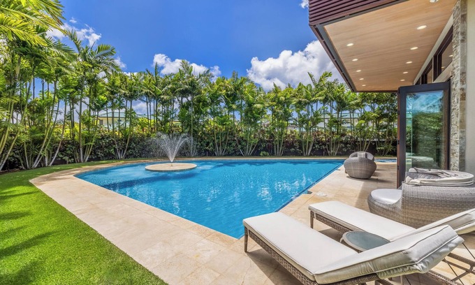 Kahala Casa | Kahala Grand Splendor