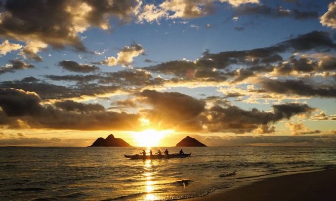 Kalama Tract Casa | Luxurious Kailua Mansion 2 min from the Beach - 6000 square feet
