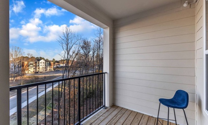 Hayes Apartamento | Luxurious King 3BR Suite—Mins to Downtown Durham!