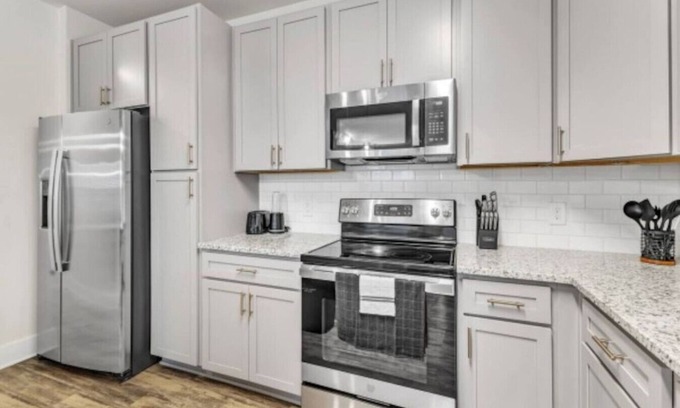 Hayes Apartamento | Luxurious King 3BR Suite—Mins to Downtown Durham!