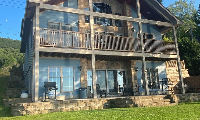 Richfield Springs Casa | Lujosa vida frente al lago con comodidades cerca de Cooperstown