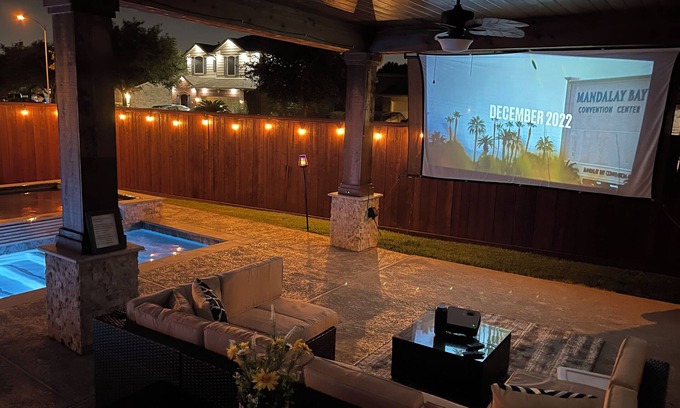 Northeast Houston Casa | Luxurious Large Modern Home, heated spa and pool