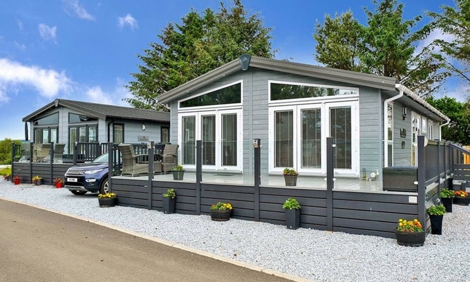 Inverurie Chalet De Esquí | Luxurious Lodge, perfect for couples or familes, sleeping four people.