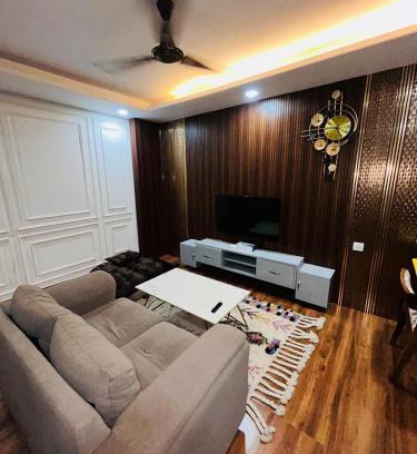 Panch Batti Apartamento | Luxurious Modern Flat with Elegant Interiors