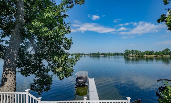 Coldwater Casa | Luxurious Morrison Lakehouse w/ Hot Tub & Sunset Views