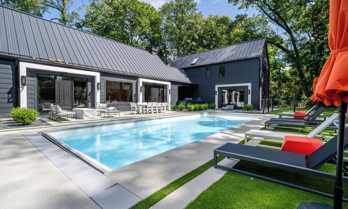 New Buffalo Casa | (2025 Open!) Luxurious New Buffalo Rental Has It All!