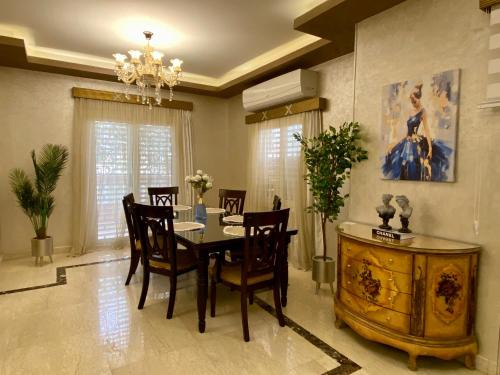 New Cairo Apartamento | Luxurious New Cairo Villa Private Garden & Prime Location