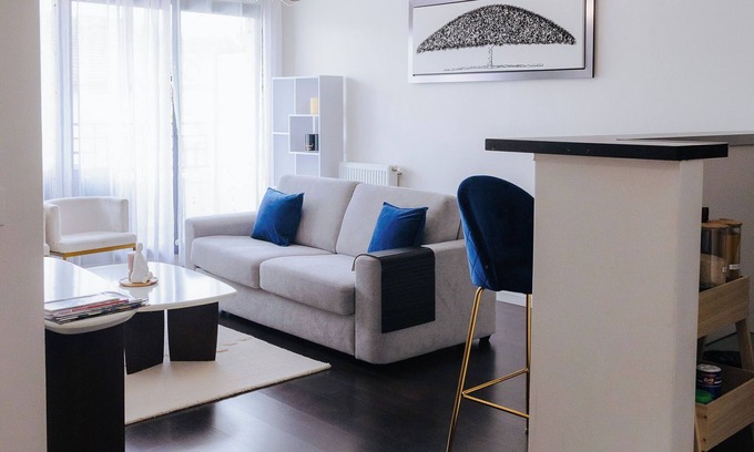 Saint-Cyr-l'Ecole Apartamento | Luxurious, new, fully-equipped apartment in VERSAILLES, ST CYR L'ÉCOLE