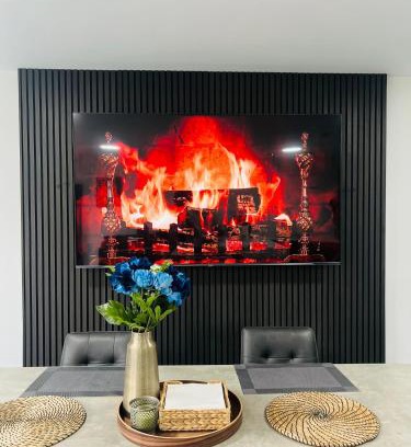 Offerton Casa | Luxurious New Home Near Airport