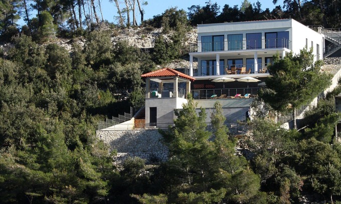 Blato Villa | Luxurious new villa by the sea, parking on the property, private pool,
