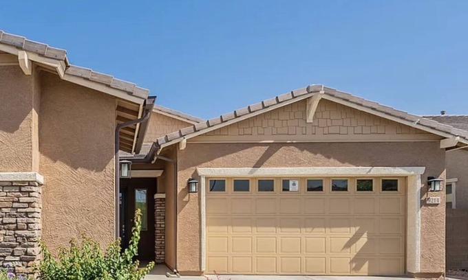 Westbluff Casa | Luxurious Newer Modern Home 1.5 miles from State Farm Stadium/Westgate district.