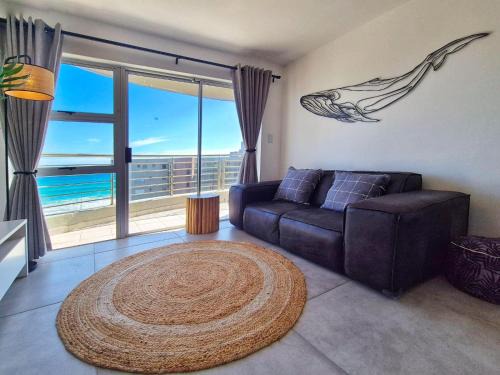 Bloubergstrand Apartamento | Luxurious Ocean View Beachfront Apartment