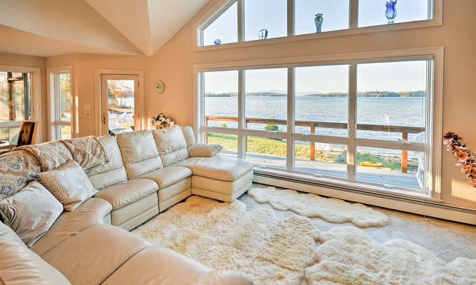 East Sullivan Casa | Lujosa casa frente al mar en Flanders Bay con kayaks.