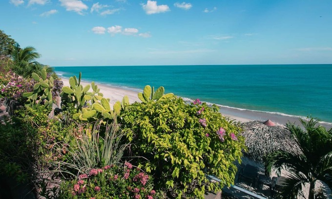 Boca Corona Apartamento | LUXURIOUS OCEANFRONT APARTMENT - CONCH SUITE