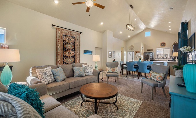 Santa Fe Casa | Luxurious Open Concept Home with Fabulous Backyard Entertainment Area