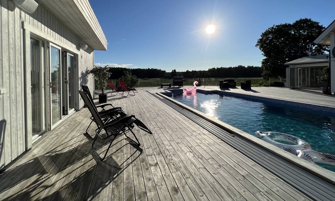 Herresta Cabaña | Luxurious party house with spa and pool 7 min from airport