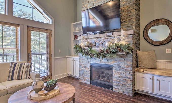 North Conway Condominio | Nuevo Penthouse de lujo en el nivel de entrada / salida de Kearsarge Brook Condo en Cranmore Mtn.