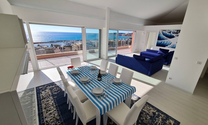 Alpes-Maritimes Apartamento | Luxurious penthouse with magnificent views over the bay of Menton 10 Peoples