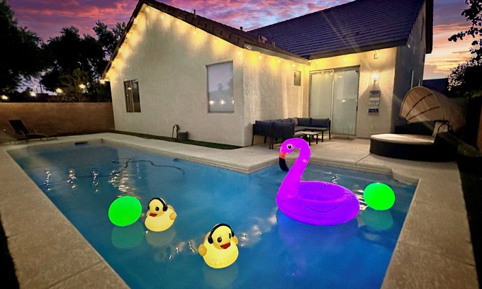 MacDonald Ranch Casa | Luxurious Pool Villa close to the strip