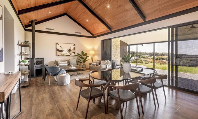 Quedjinup Casa | LUXURIOUS RURAL ESCAPE ON 3 ACRES BOASTS CAPTIVATING VALLEY AND OCEAN VISTAS