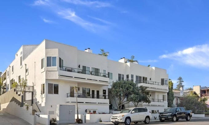 La Playa Condominio | Luxurious San Diego La Playa Condo Perfect Snowbird or Desert Escape