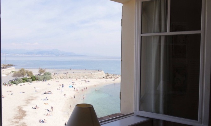 Antibes City Centre Apartamento | Lujoso apartamento de 2 dormitorios frente al mar con balcón, WIFI, aire acondicionado, para 4 cerca de la playa