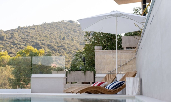 Zrnovo Villa | Encantadora villa de Korcula | Villa Ivana | 3 Dormitorios | Piscina Privada | Perfecto para familia