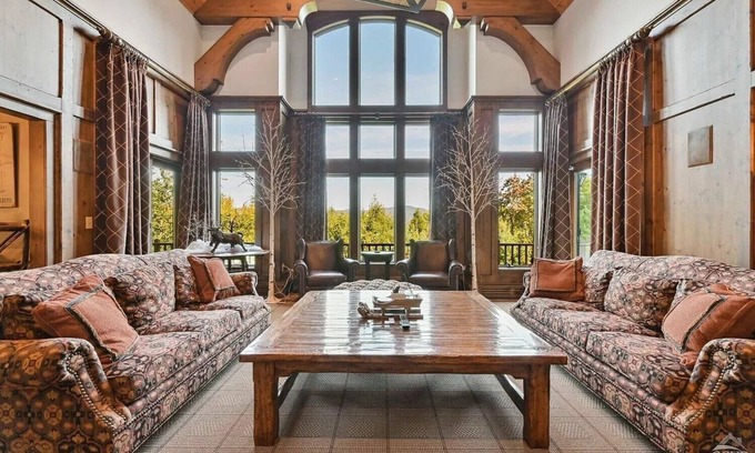 Windham Cabina | LUXURIOUS & SERENE SKI-IN/ SKI-OUT "Winterfell" LODGE
