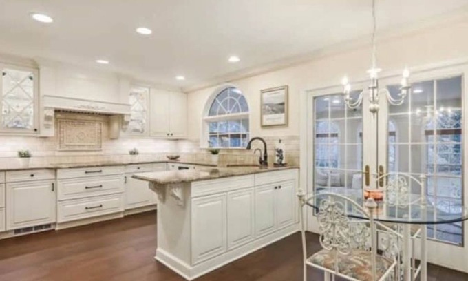 Cloverly Casa | Luxurious, Serene Historic Mansion 7 bd/3.5ba