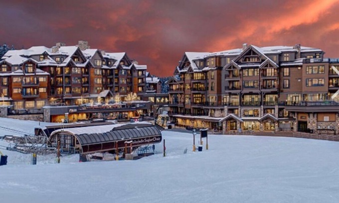 Peak 8 Cabina | Luxurious Ski-in Ski-Out Resort! Amazing Amenties! Free shuttle to Breckinridge!
