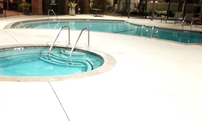 Downey Apartamento | Luxurious stay: 20 min to Disney, Airport, Beaches
