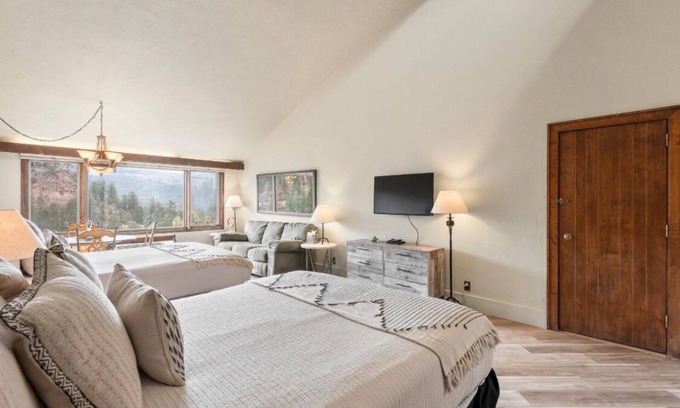 Purgatory Condominio | Luxurious studio condo in lovely Durango, Colorado. Stay and Play year round.