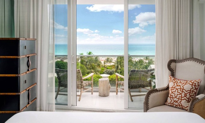 City Center Complejo | Luxurious Suites in Miami Beach! Outdoor Pool, Pets are Welcome here!
