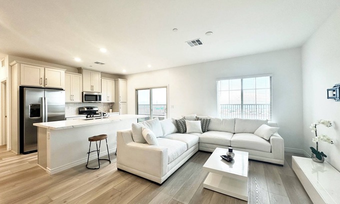 Las Vegas Casa | Luxurious Summerlin Townhome,BEDROOM downstairs/Loft UP with STRIP&CITY VIEWS!!!