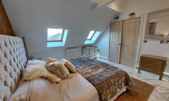 Dickens Heath Apartamento | Luxurious Tranquil Penthouse in Birmingham