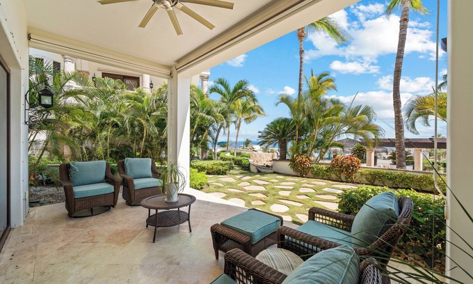 Buzzards Condominio | Luxurious Two-Bedroom Ocean View Retreat