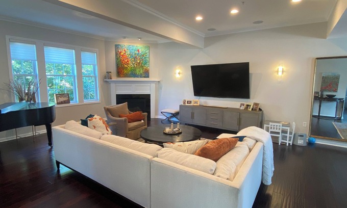 Oakmont Casa | Luxurious U.S. Open 4-bedroom townhome near Oakmont Country Club