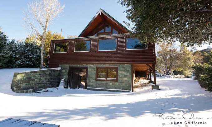 Julian Cabina | Luxurious & Unique Craftsman Style Cabin in Julian California