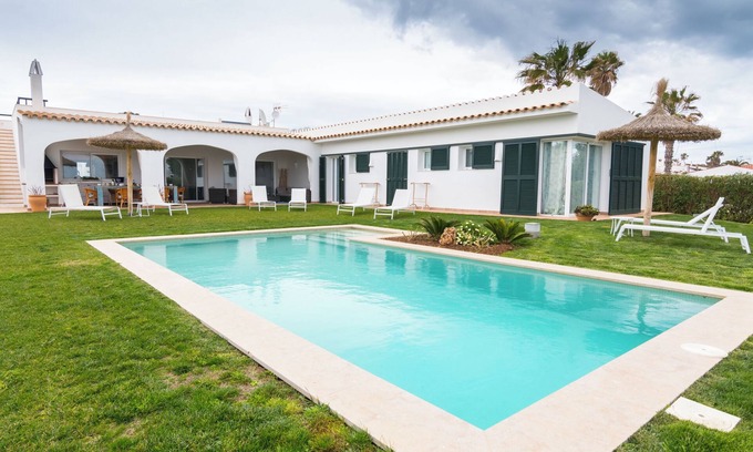 Binisafua Villa | Lujosa villa "Binimigi" con vistas al mar, terraza y piscina privada