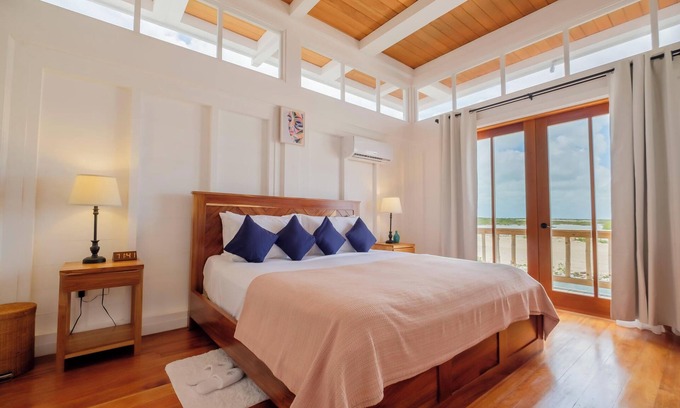 San Pedro Hotel | Luxurious Villa for the Family with Private Beach, Kitchen, and Free Shuttle!