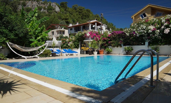 Marmaris City Center Villa | 15% DESCUENTOS AHORA! Villa de lujo con piscina privada y jardines y viaje en yate privado