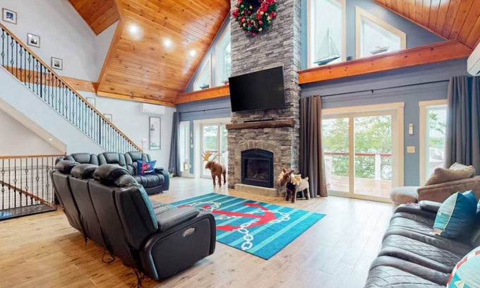 Boothbay Casa | Luxurious waterfront home with deck, firepit, hot tub, fireplace, & pool table