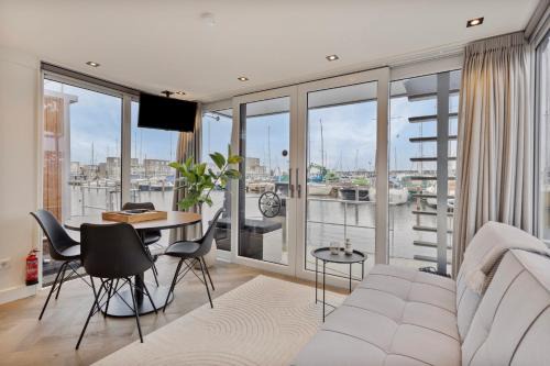 Zeewolde Alquiler De Eote | Luxurious waterloft near beach and centre by Weltevreden Experience