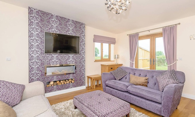 Axminster Cabaña | Luxuriously presented cottage with amazing countryside views.